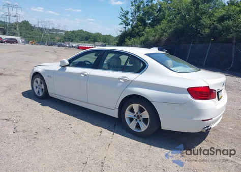 2013 BMW 528I xDrive z USA, uszkodzony, nr VIN WBAXH5C52DD113956